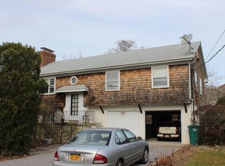 55 Shinnecock Rd, Hampton Bays, NY 11946