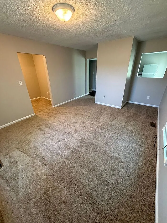 2 bed, 1.0 bath, 1000 sqft, $1,095 — Photo 3