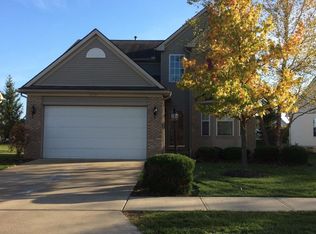 27377 Wheaton Pl, Olmsted Falls, OH 44138