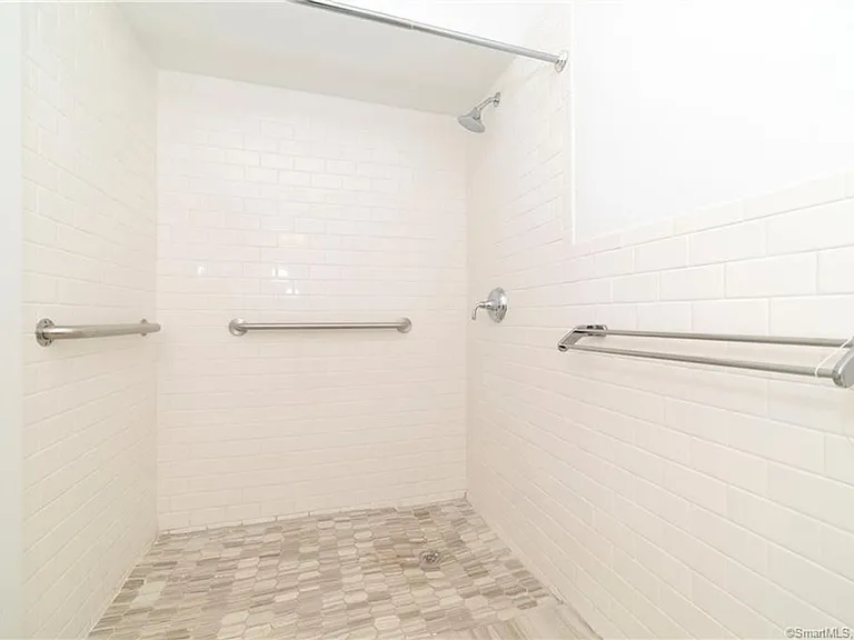 847 State St — Photo 7