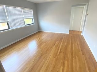 10228 S Walden Pkwy #B3, Chicago, IL 60643