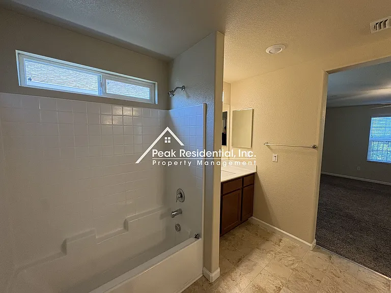 8215 Winterhead Ln — Photo 26