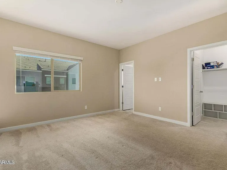 2268 W Laurie Ln — Photo 18