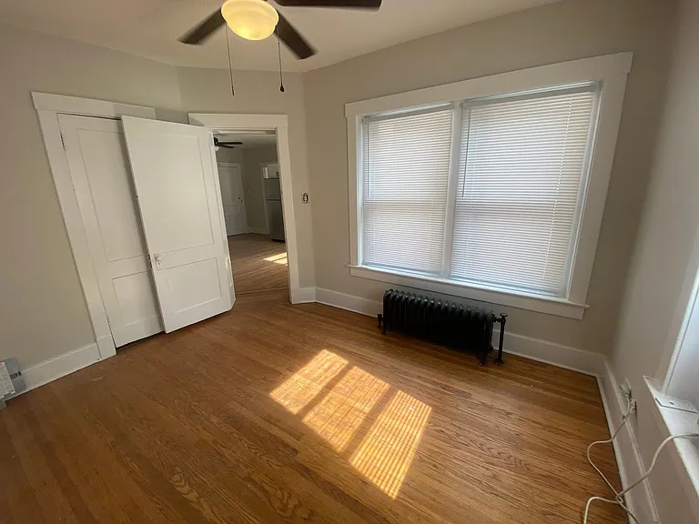 410 — Photo 8