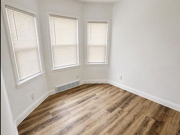 5th image of 12740 August St