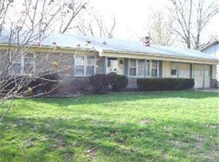 9236 Mackey St, Overland Park, KS 66212