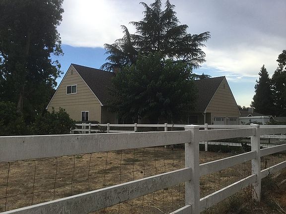 2nd image of 1650 Chris Ln