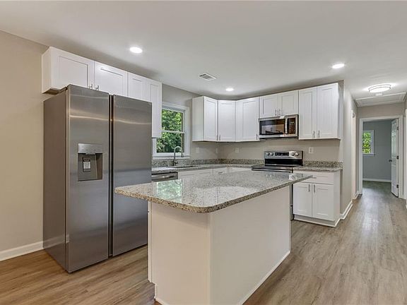 2nd image of 4543 Clare Ln