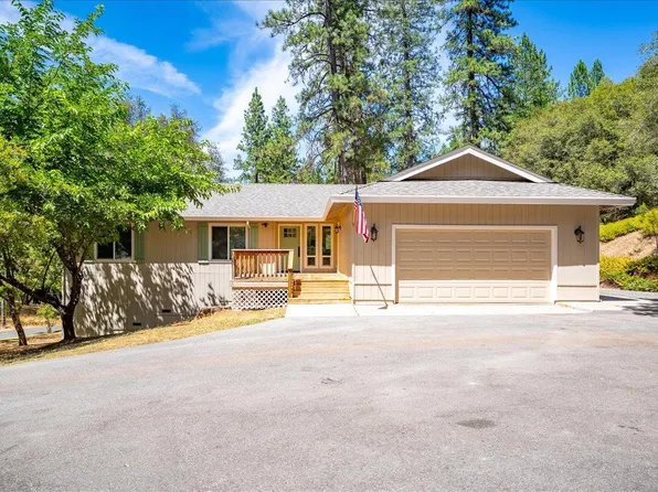 1051 Cerro Vista Dr, Applegate, CA 95703