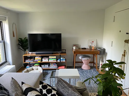 Rented by Avenue Sotheby's International Realty | media 6