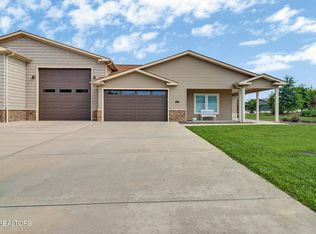 193 Holly Tree Dr, Crossville, TN 38555