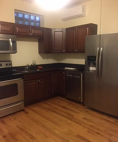 2453 W Walton St #3F — Photo 5