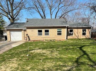 320 S Hubbard St, Algonquin, IL 60102