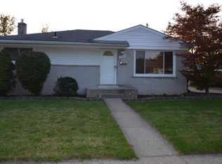 3920 Hayes St, Wayne, MI 48184