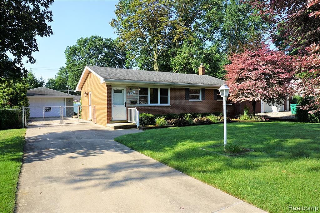 30849 Brown St Garden City Mi 48135 Zillow 30849 Brown St Garden City Mi 48135, Town N Country True Value Hardware Garden City Mi