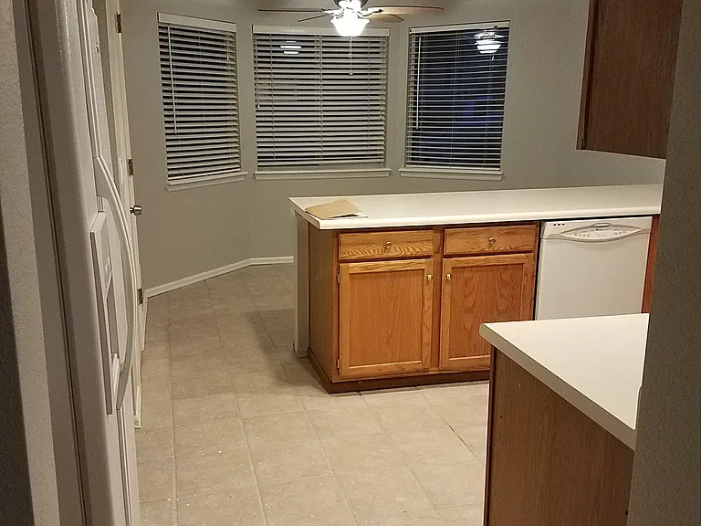 11351 W Parkhill Dr — Photo 7
