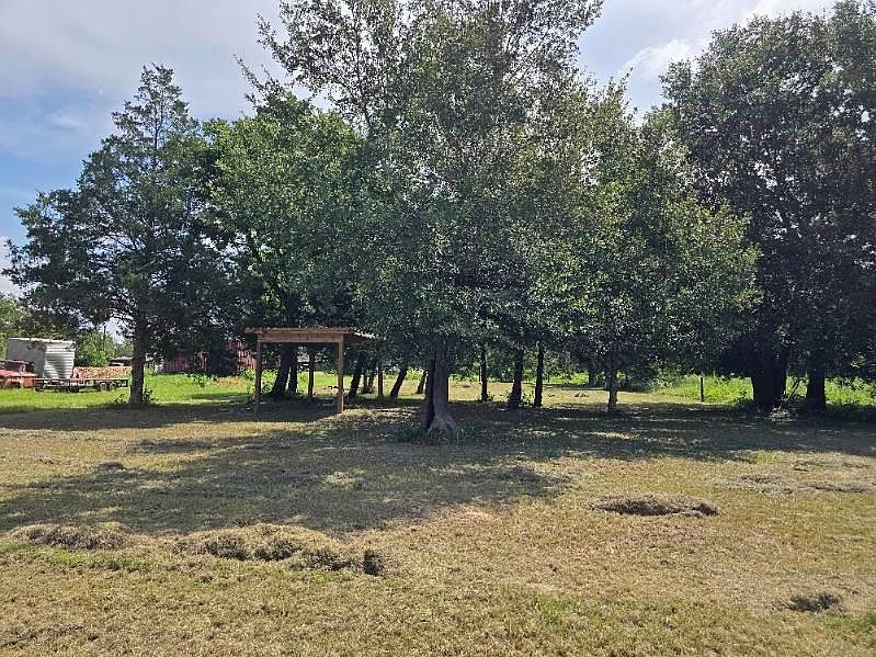 2nd image of 20714 Pearl St