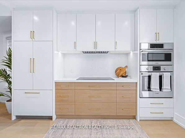 225 Christie St, Toronto, ON M6G 3B5