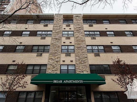 2nd image of 510 W Briar Pl APT 204C