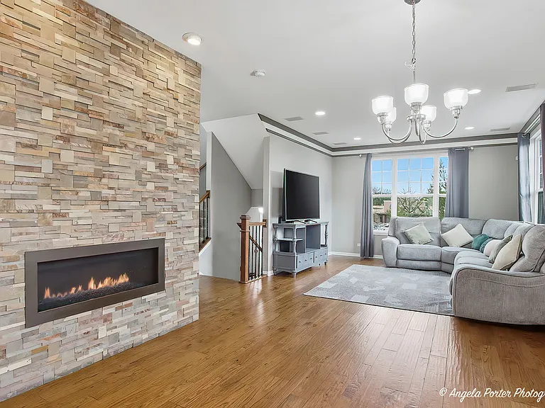 101 Lexington Ln — Photo 11