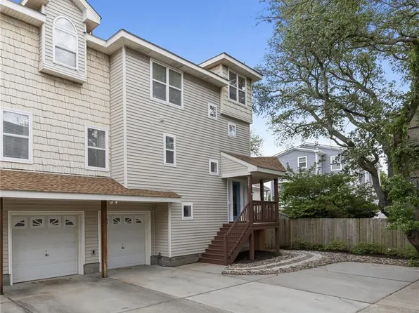3607 Dupont Cir, Virginia Beach, VA 23455