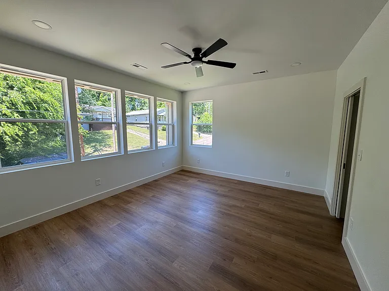 2816 Nichols Ave — Photo 6