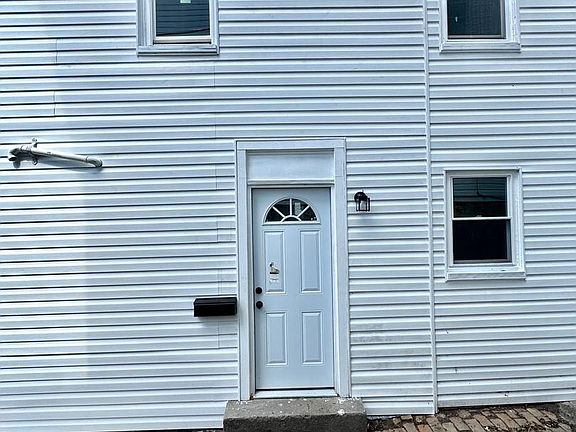 3rd image of 449 Columbia St