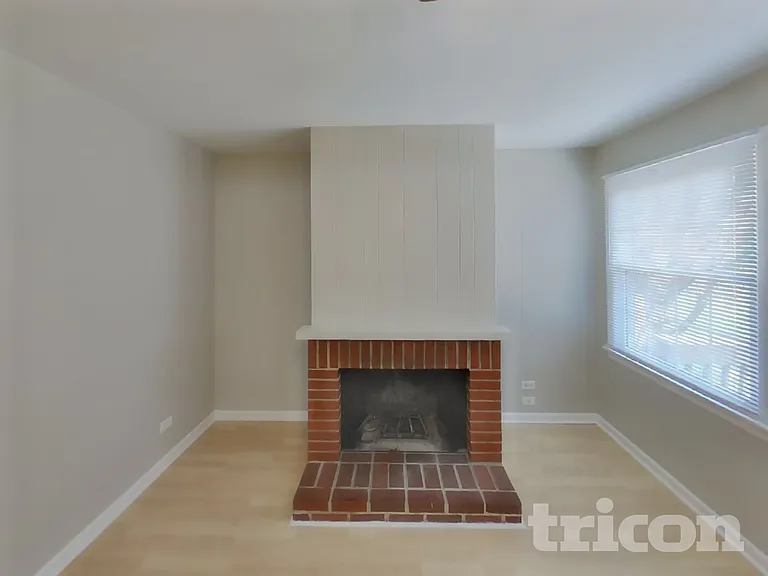 910 S Naperville Rd — Photo 4