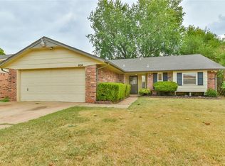 404 S Bouziden Dr, Moore, OK 73160