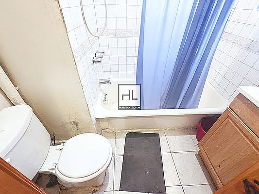4th image of 261 14th St #1