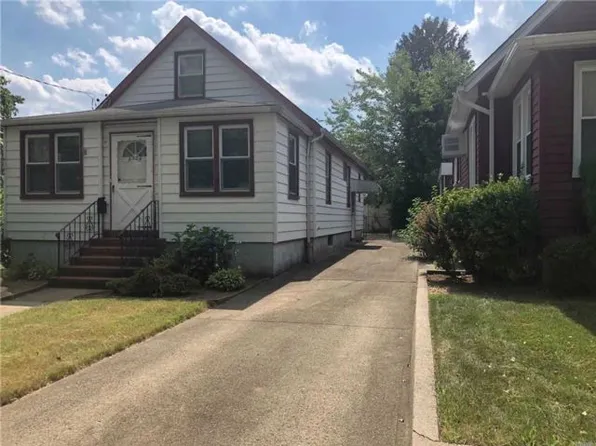 8528 263rd St, Floral Park, NY 11001