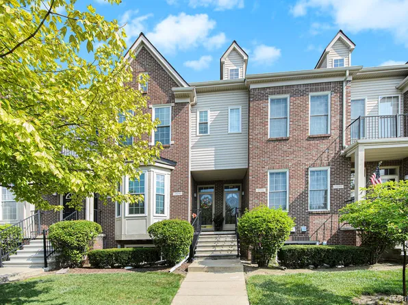 39194 Brookfield Dr, Westland, MI 48185