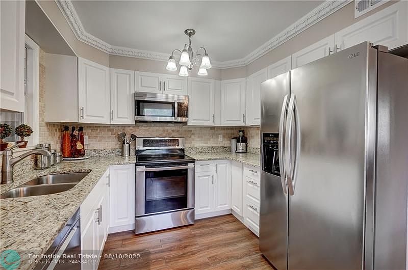 1st image of 1100 SE 4th Ave APT 29
