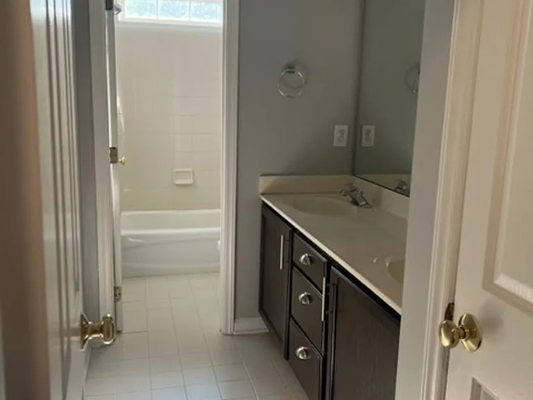 2119 Abby Knoll Dr — Photo 14