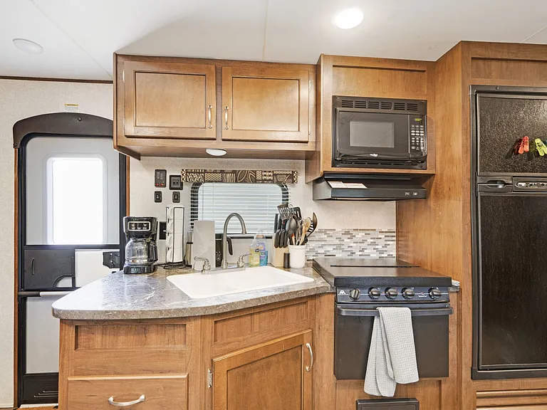 1012 Gary Ave — Photo 8