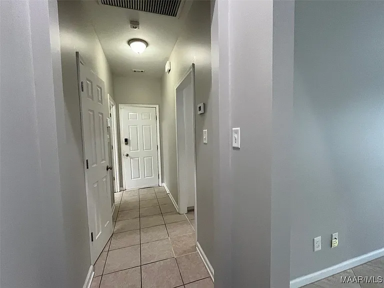 704 Emerald Dr — Photo 29
