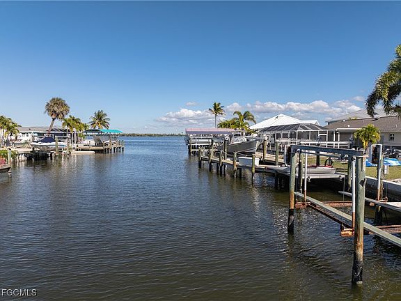 2nd image of 2562 Bayshore Dr