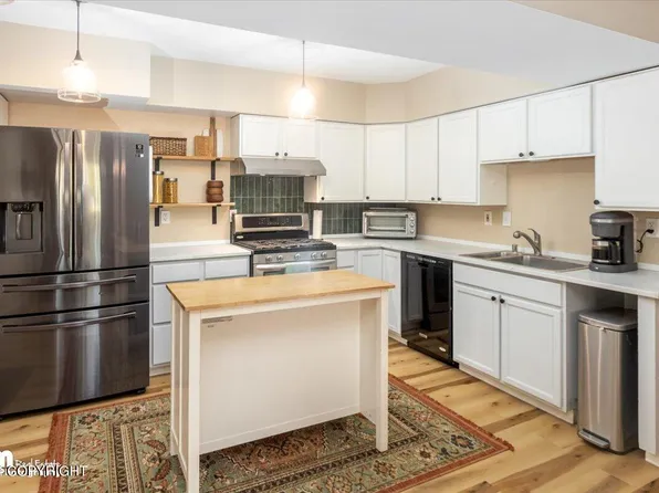 340 Deerfield Dr, Anchorage, AK 99515