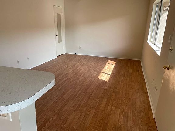 2nd image of 1426 S Barrington Ave #4