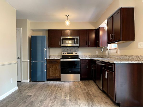 681 Village Place North Dr