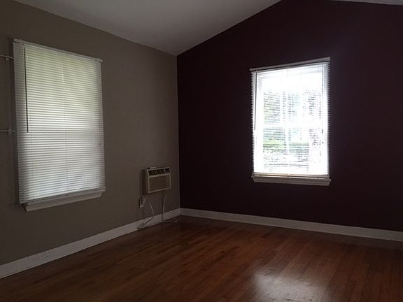 5th image of 4302 NE 2nd Ave