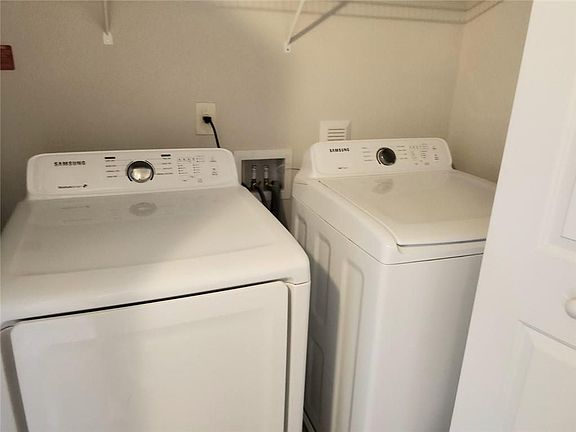 4th image of 954 Haley Woods Ln