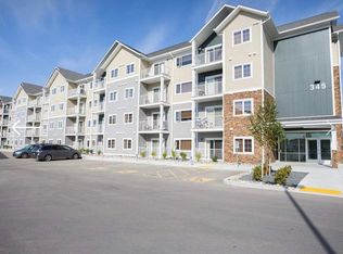 375 Bridge Lake Dr #408, Winnipeg, MB R3Y1Z5