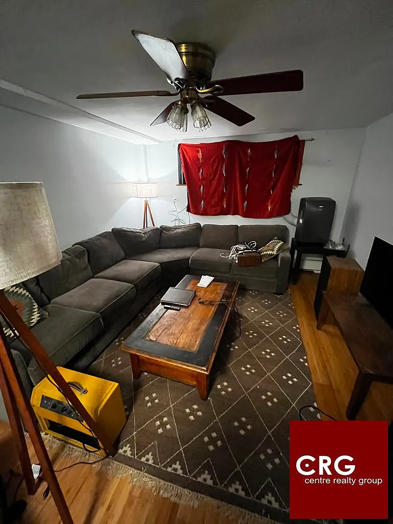 2 bed, 1.0 bath, $2,200 — Photo 2