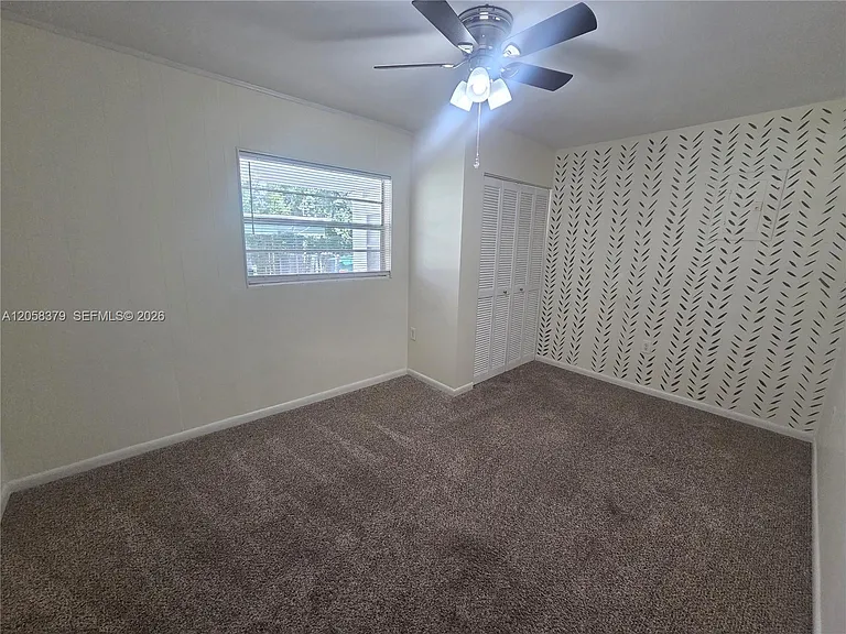 338 Hosbine St — Photo 8