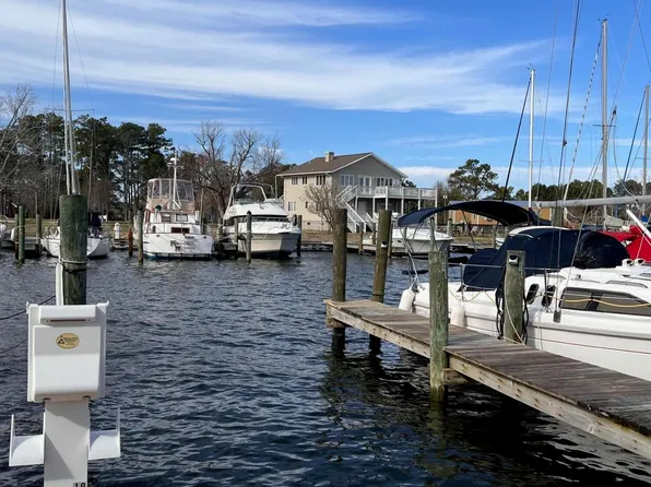 19 Pecan Grove Marina #19, Oriental, NC 28571