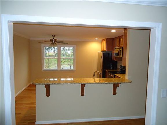 Kitchen/Bar area