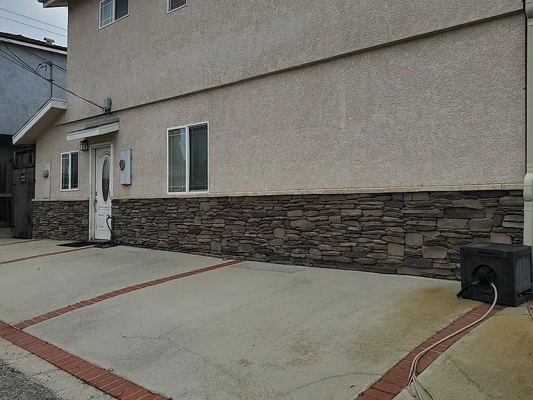 802 Acacia Ave #2 — Photo 21