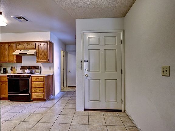 3rd image of 7811 Canoe Ln