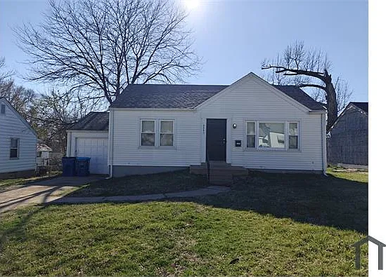 2446 Wieck Dr — Photo 1
